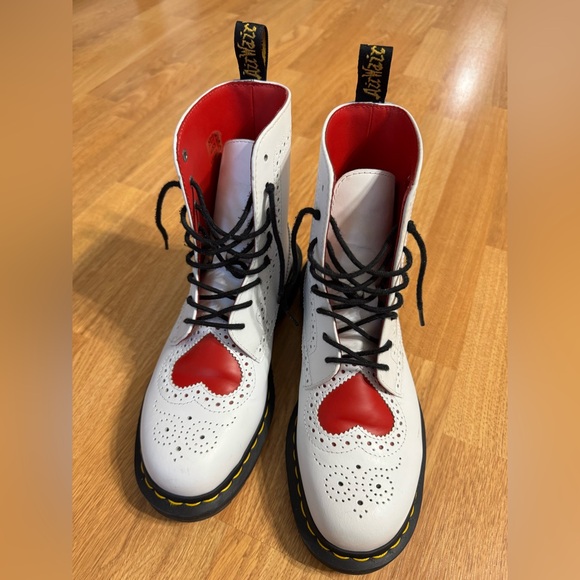 Dr Martens 1460 Bentley II White Leather Red Heart Ankle Brogues Wedding Boots - Picture 2 of 15